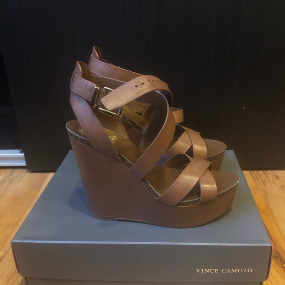 BRAND NEW Vince Camuto Christy Wedges - Picture 4 of 5
